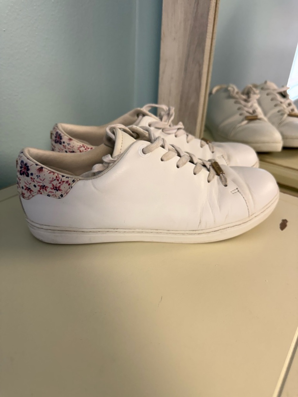 Ted Baker London White Leather Sneakers Floral Heel Lace Up EU 37.5 US 7.5